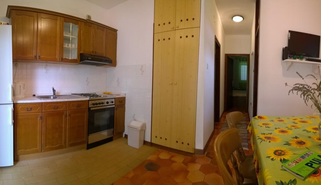 Apartment Free Parking Big Garden Peroj Dış mekan fotoğraf